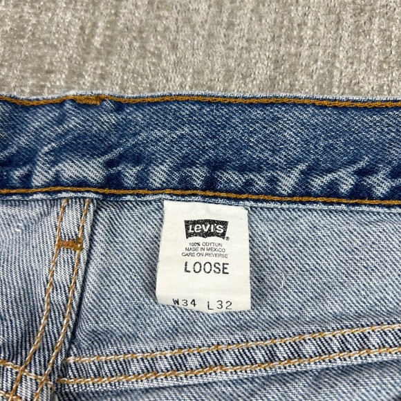 Levi's 545 Loose Fit Jeans Mens *32x32* Light Wash Denim Ripped Knee Casual 90s - Picture 4 of 11